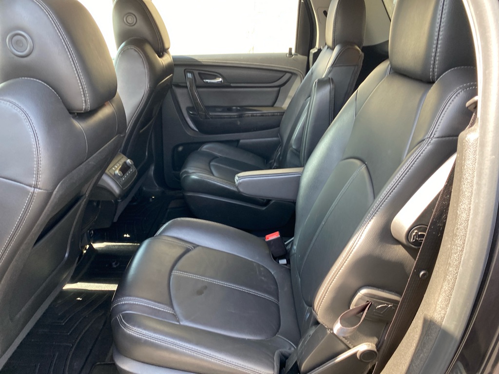 Vehicle image 18 of 25
