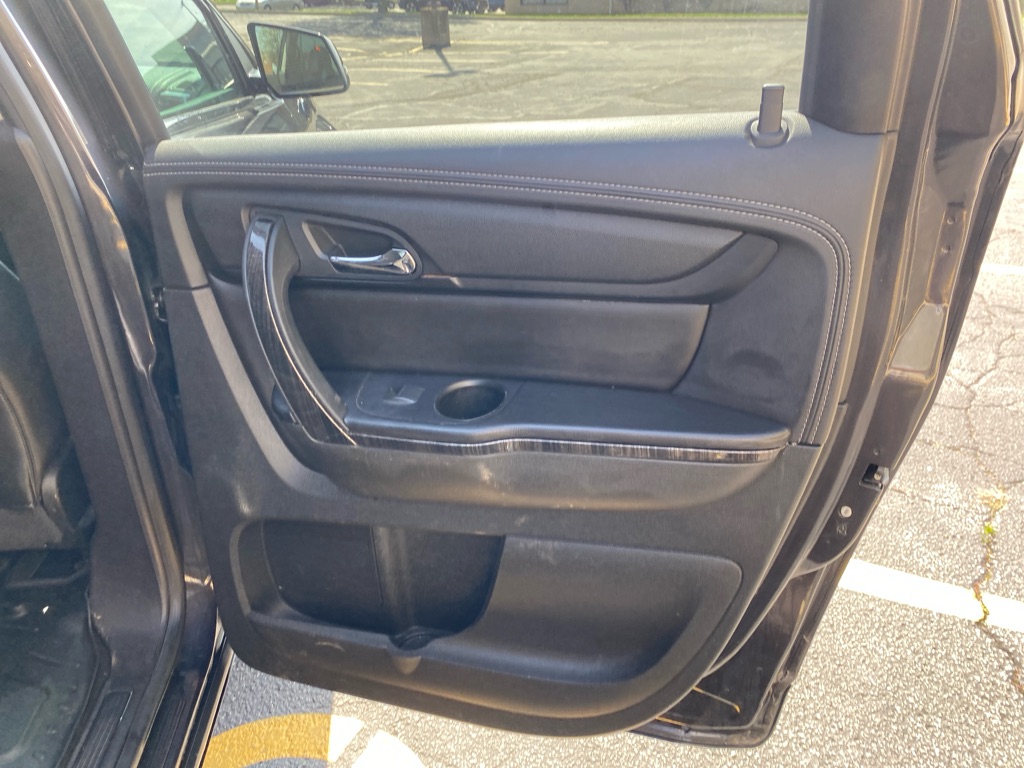 Vehicle image 23 of 25