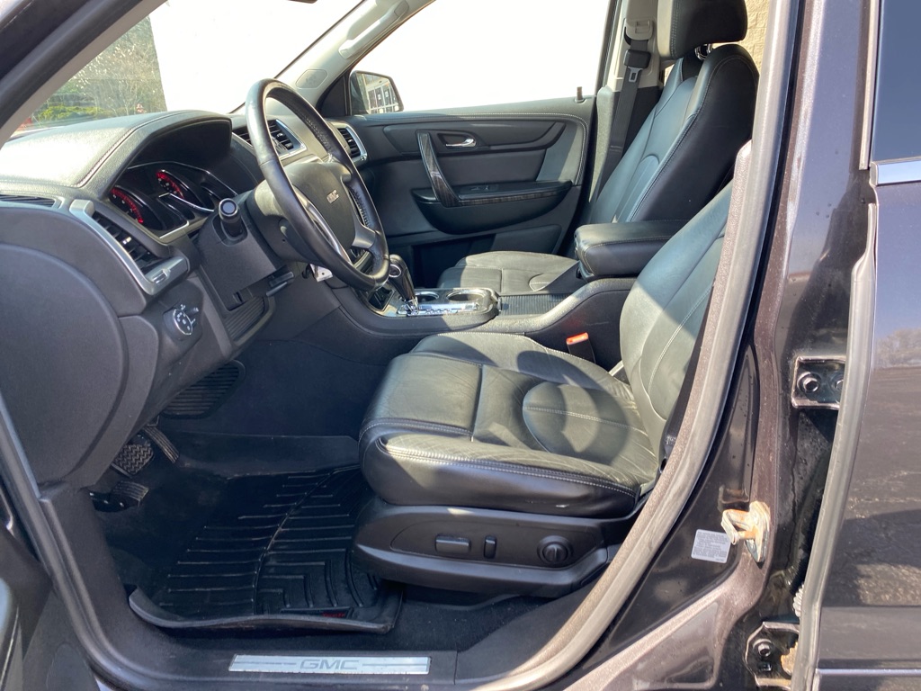 Vehicle image 9 of 25
