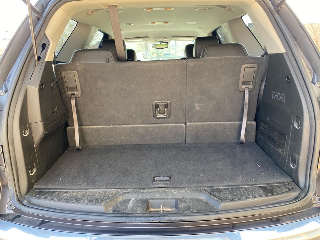 Vehicle image 21 of 25