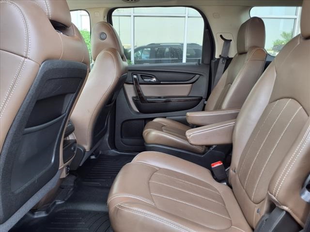 Vehicle image 21 of 25