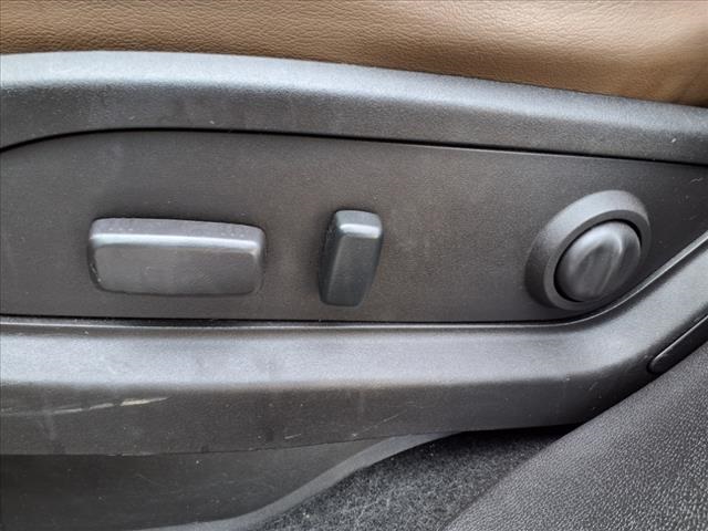 Vehicle image 13 of 25