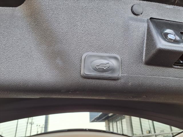 Vehicle image 8 of 25