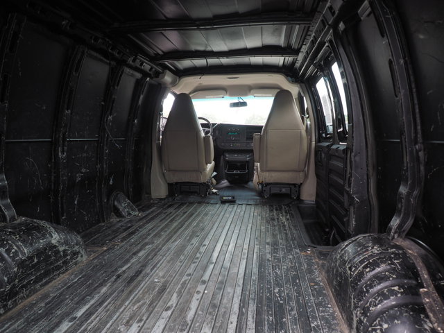 Vehicle image 17 of 32
