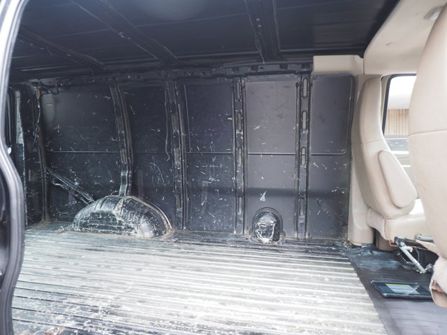 Vehicle image 12 of 32