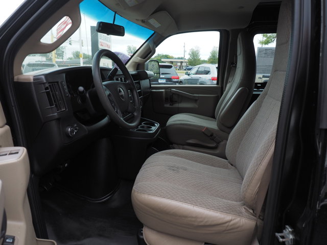 Vehicle image 18 of 32