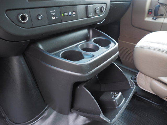 Vehicle image 22 of 32