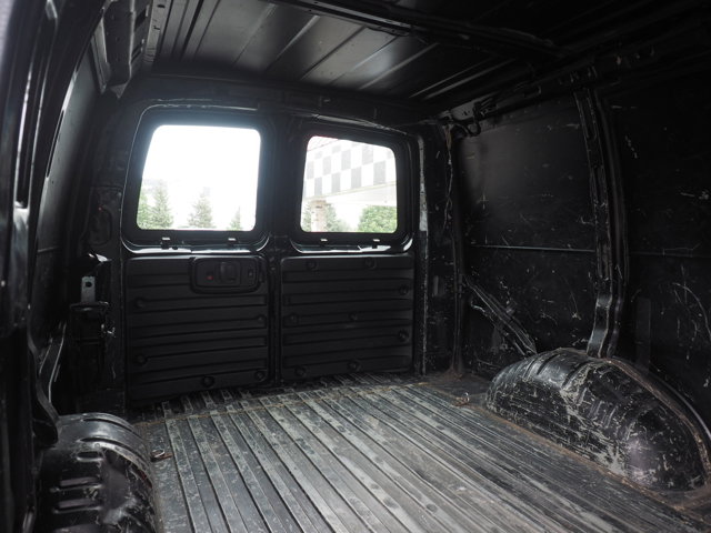Vehicle image 13 of 32