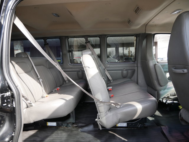 Vehicle image 11 of 30