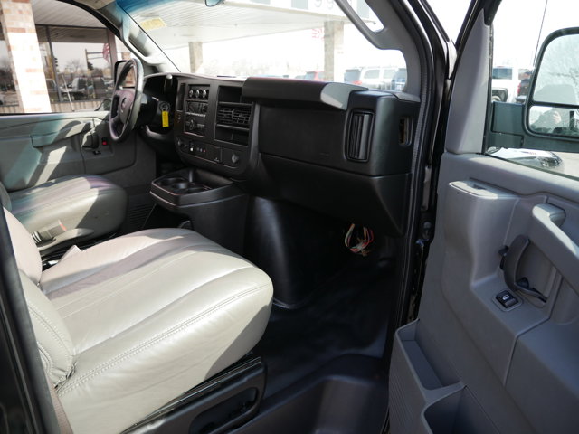 Vehicle image 10 of 30