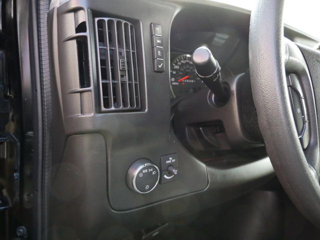 Vehicle image 21 of 30