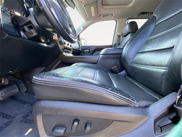 Vehicle image 10 of 37