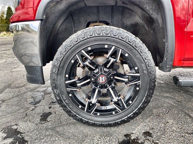 Vehicle image 10 of 23
