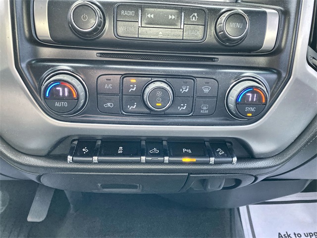 Vehicle image 18 of 23