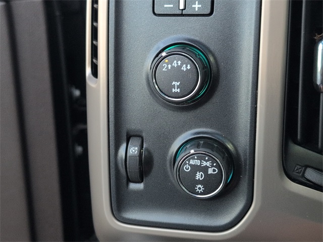 2017 GMC Sierra 3500HD Denali Image 18 of 22