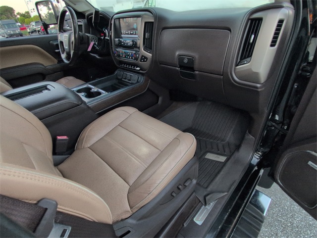 2017 GMC Sierra 3500HD Denali Image 13 of 22