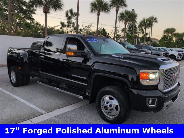 2017 GMC Sierra 3500HD Denali Image 3 of 22