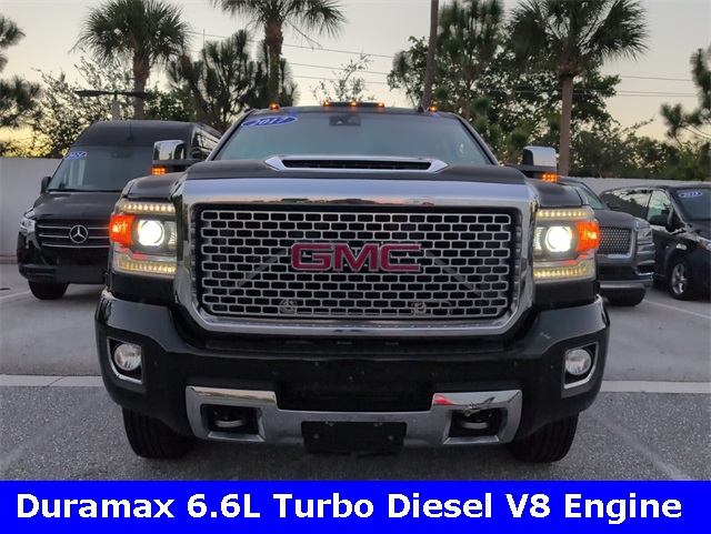 2017 GMC Sierra 3500HD Denali Image 2 of 22