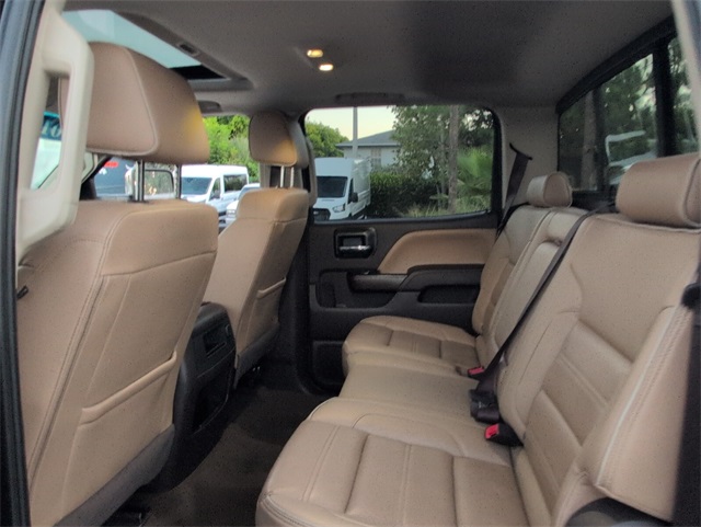 2017 GMC Sierra 3500HD Denali Image 12 of 22