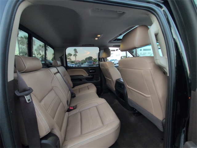 2017 GMC Sierra 3500HD Denali Image 9 of 22