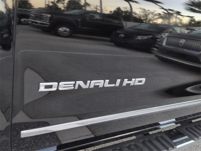 2017 GMC Sierra 3500HD Denali Image 20 of 22