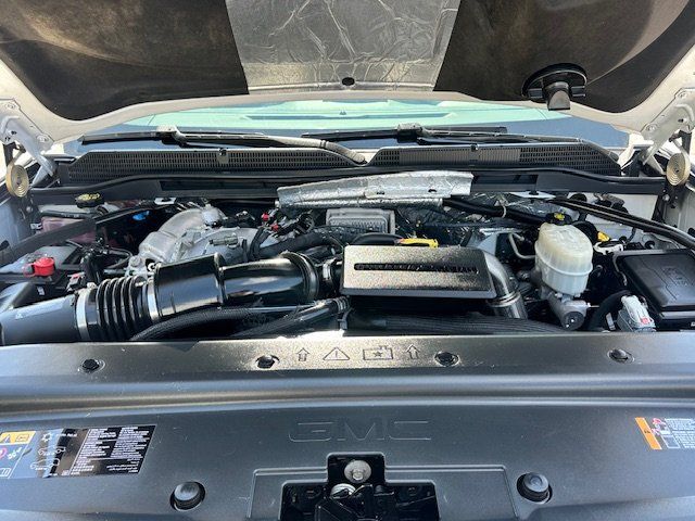 Vehicle image 9 of 39