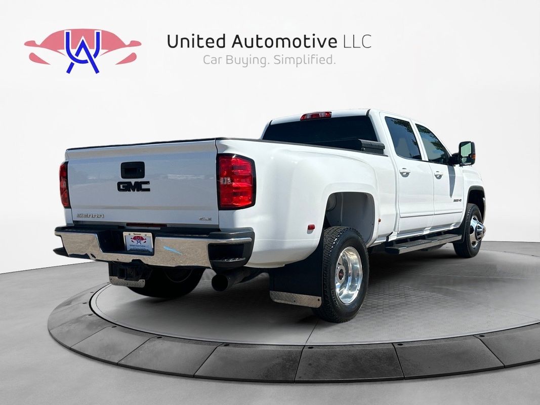 Vehicle image 5 of 39