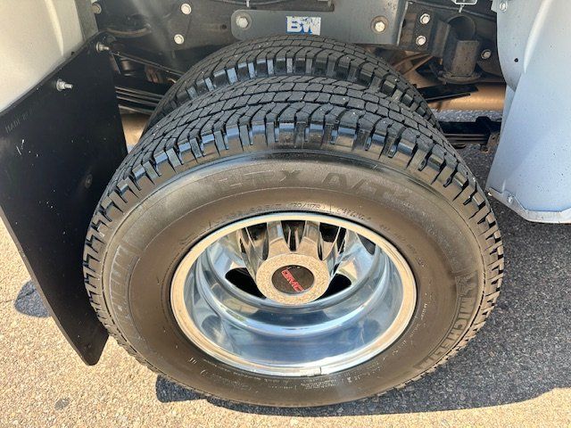 Vehicle image 13 of 39