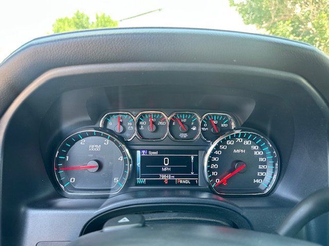 Vehicle image 23 of 39