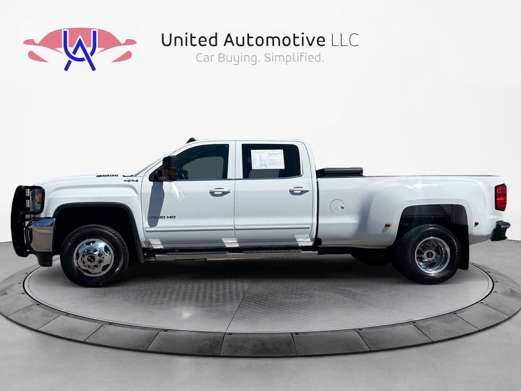Vehicle image 8 of 39