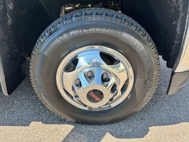 Vehicle image 12 of 39