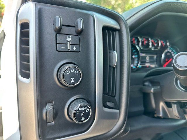 Vehicle image 28 of 39