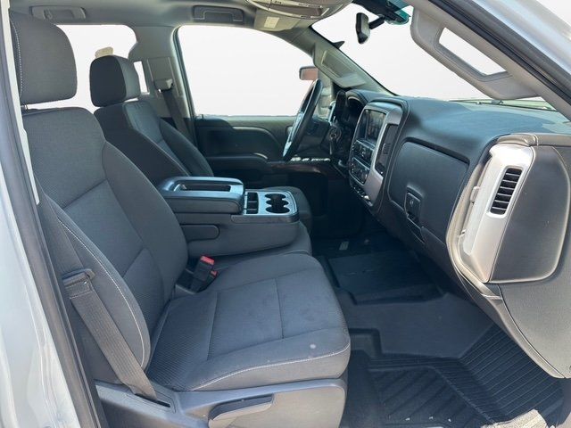 Vehicle image 17 of 39