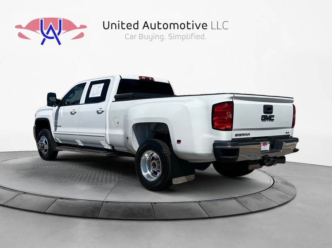 Vehicle image 7 of 39