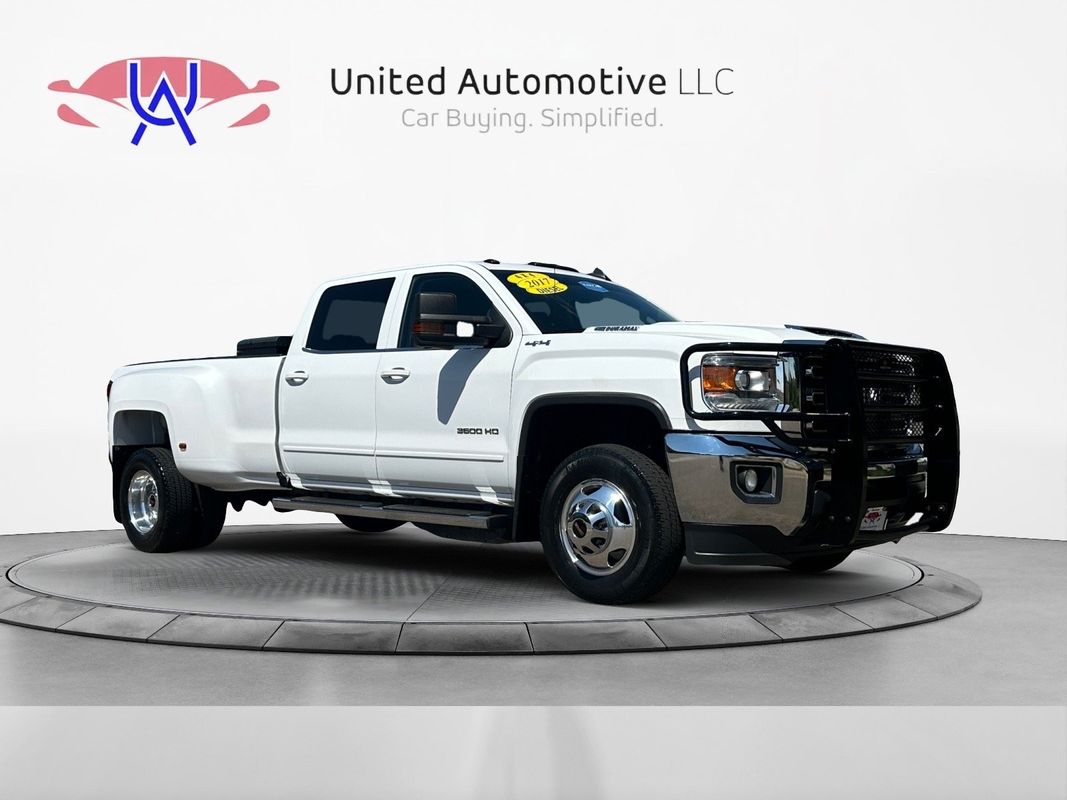 Vehicle image 2 of 39