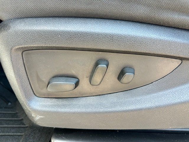 Vehicle image 35 of 39