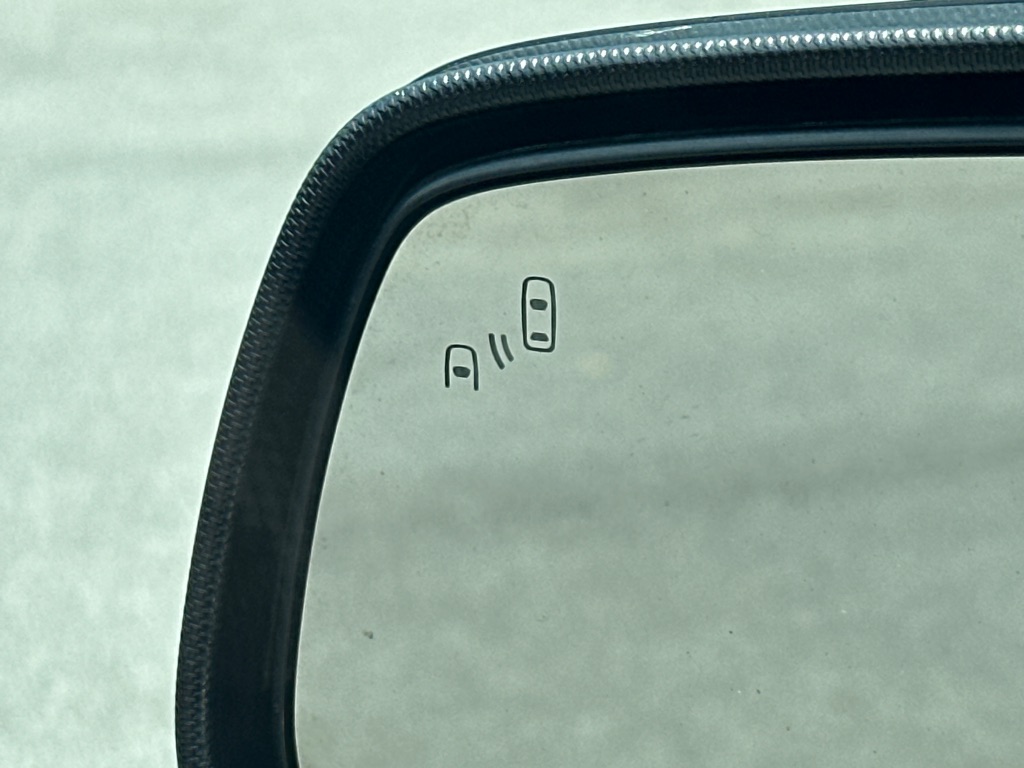 Vehicle image 30 of 40