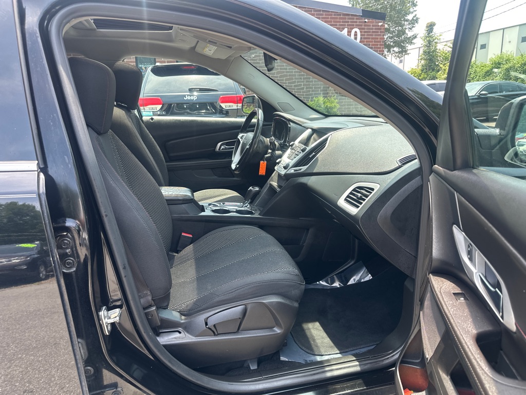 Vehicle image 17 of 40