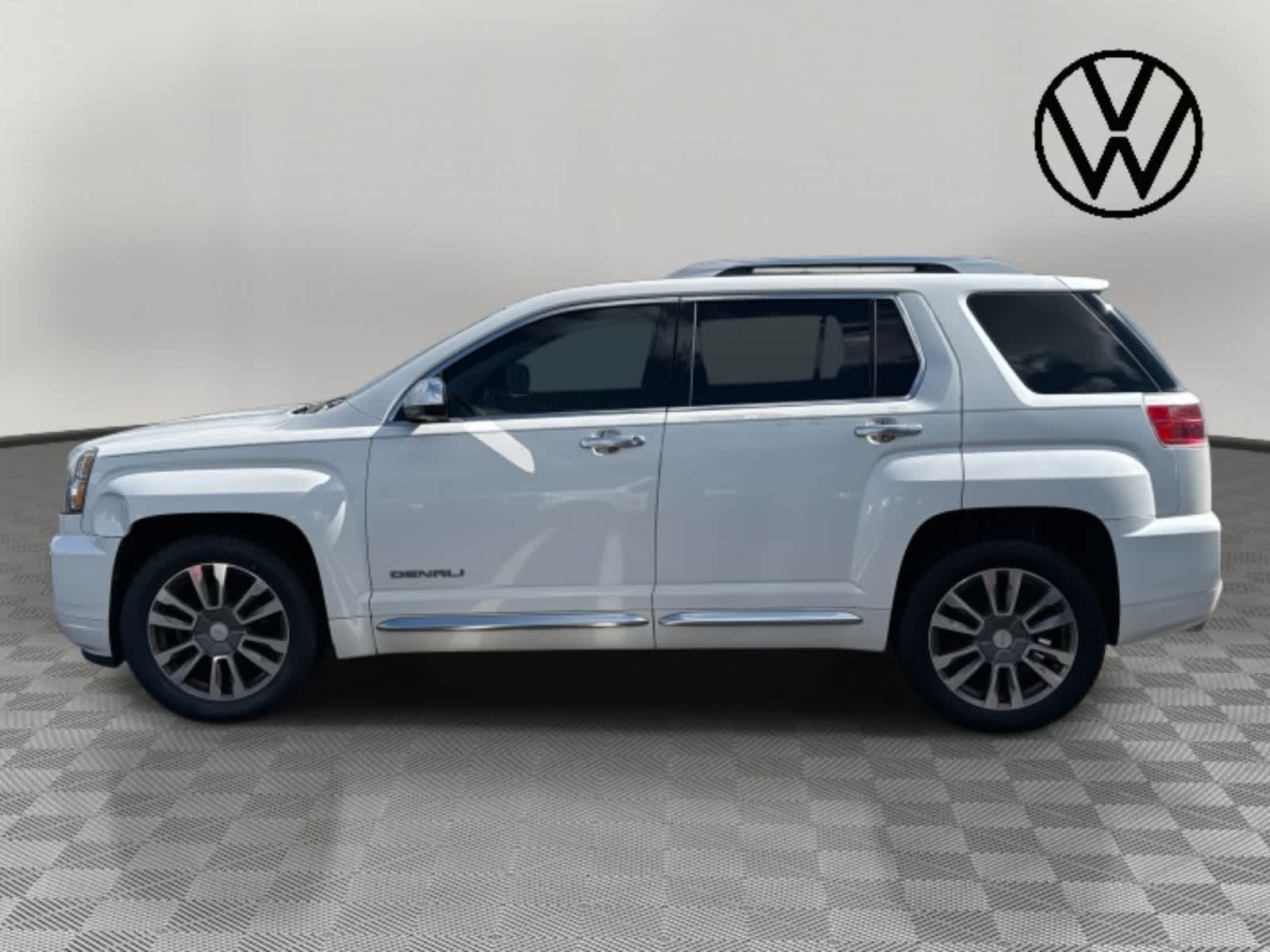 2017 GMC Terrain Denali Image 8 of 34