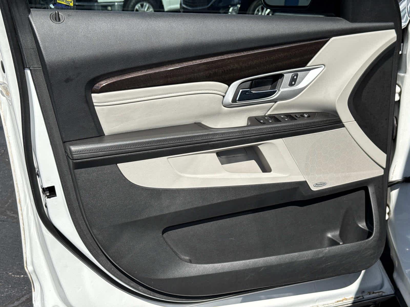 2017 GMC Terrain Denali Image 23 of 34