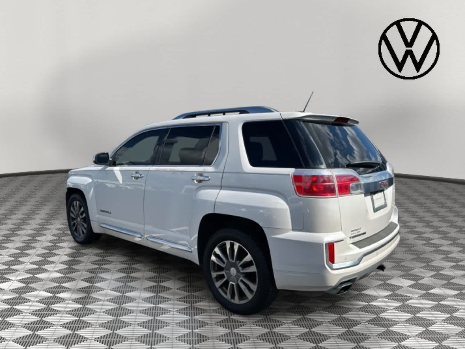 2017 GMC Terrain Denali Image 7 of 34