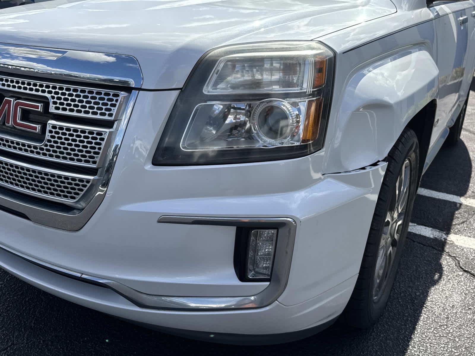 2017 GMC Terrain Denali Image 24 of 34