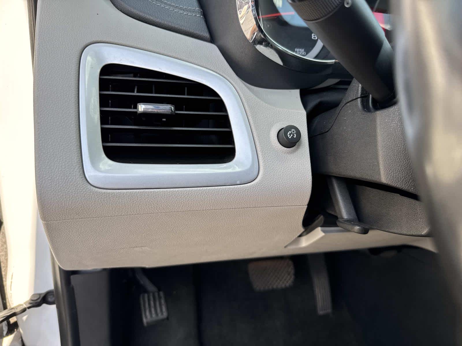 2017 GMC Terrain Denali Image 28 of 34