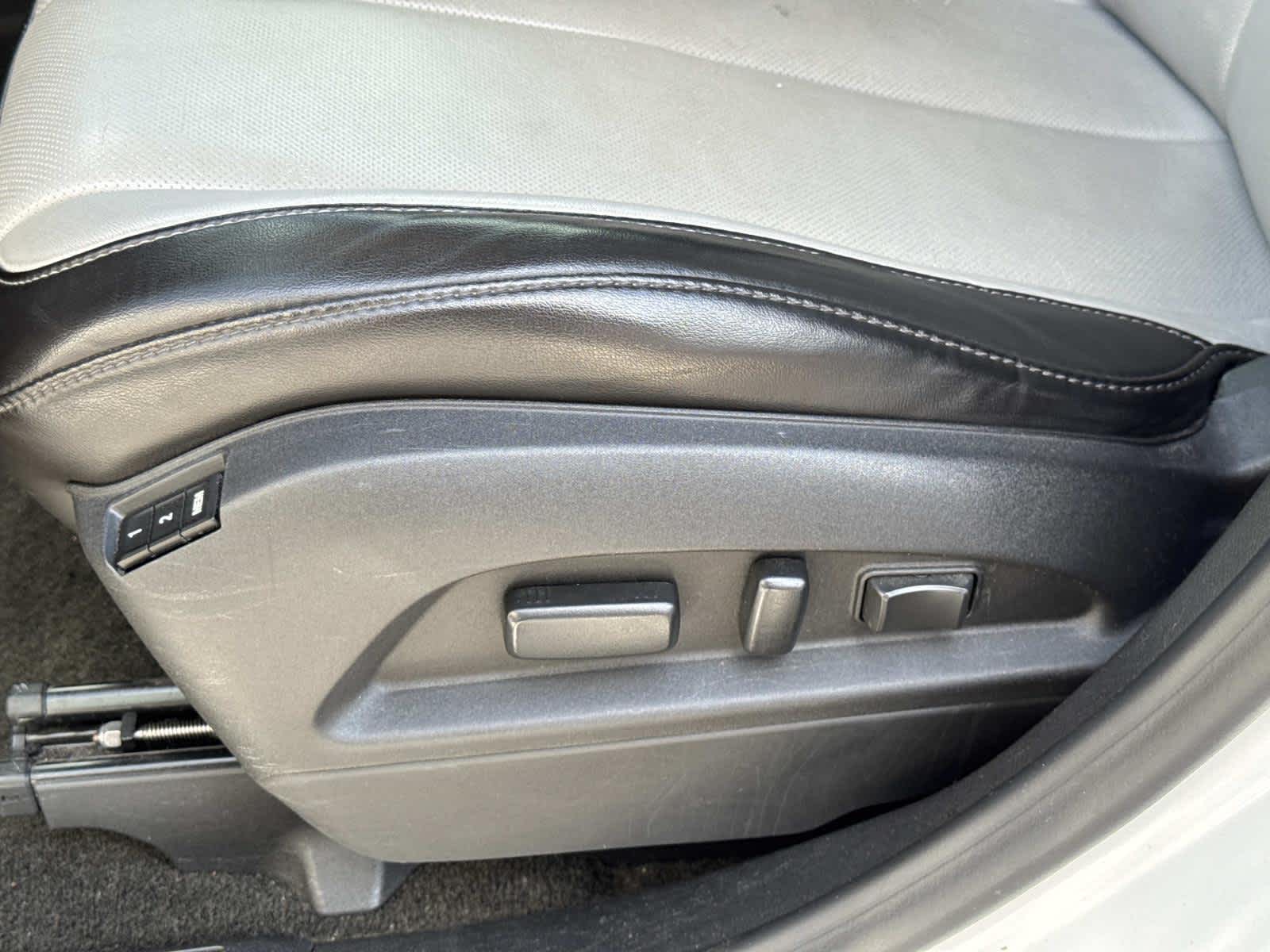 2017 GMC Terrain Denali Image 27 of 34