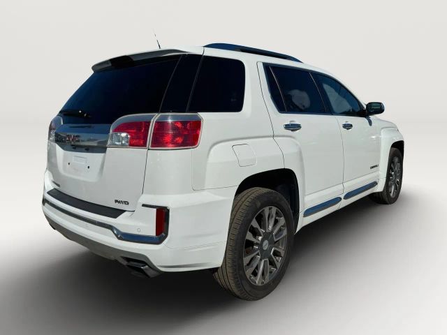 2017 GMC Terrain Denali Image 5 of 23