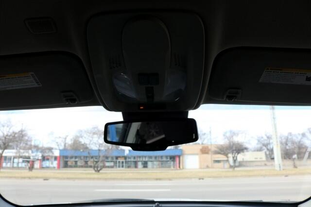 Vehicle image 13 of 19