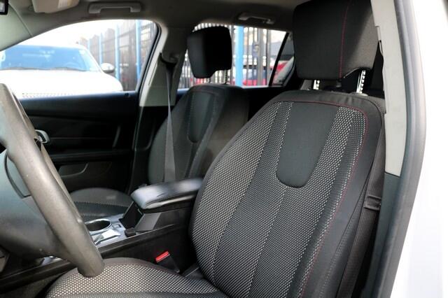 Vehicle image 8 of 19