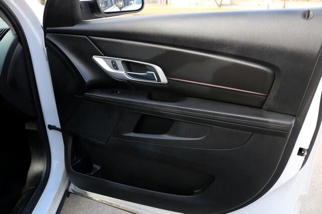 Vehicle image 10 of 19