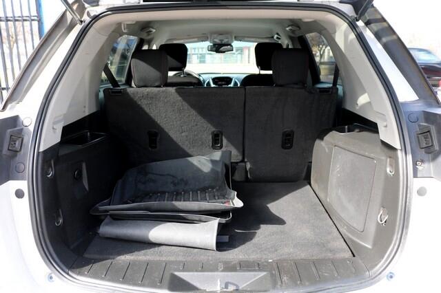 Vehicle image 17 of 19