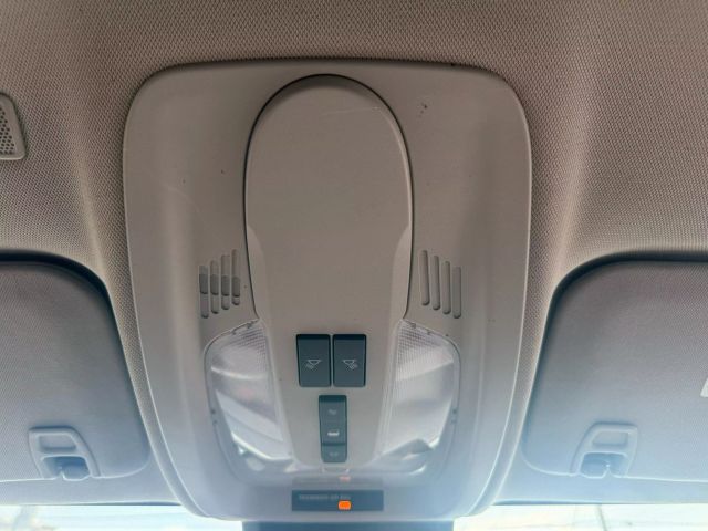 Vehicle image 20 of 32